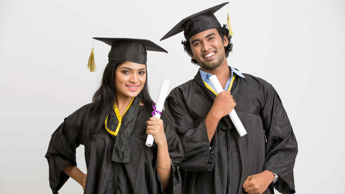 estudiantes-latinos-graduados